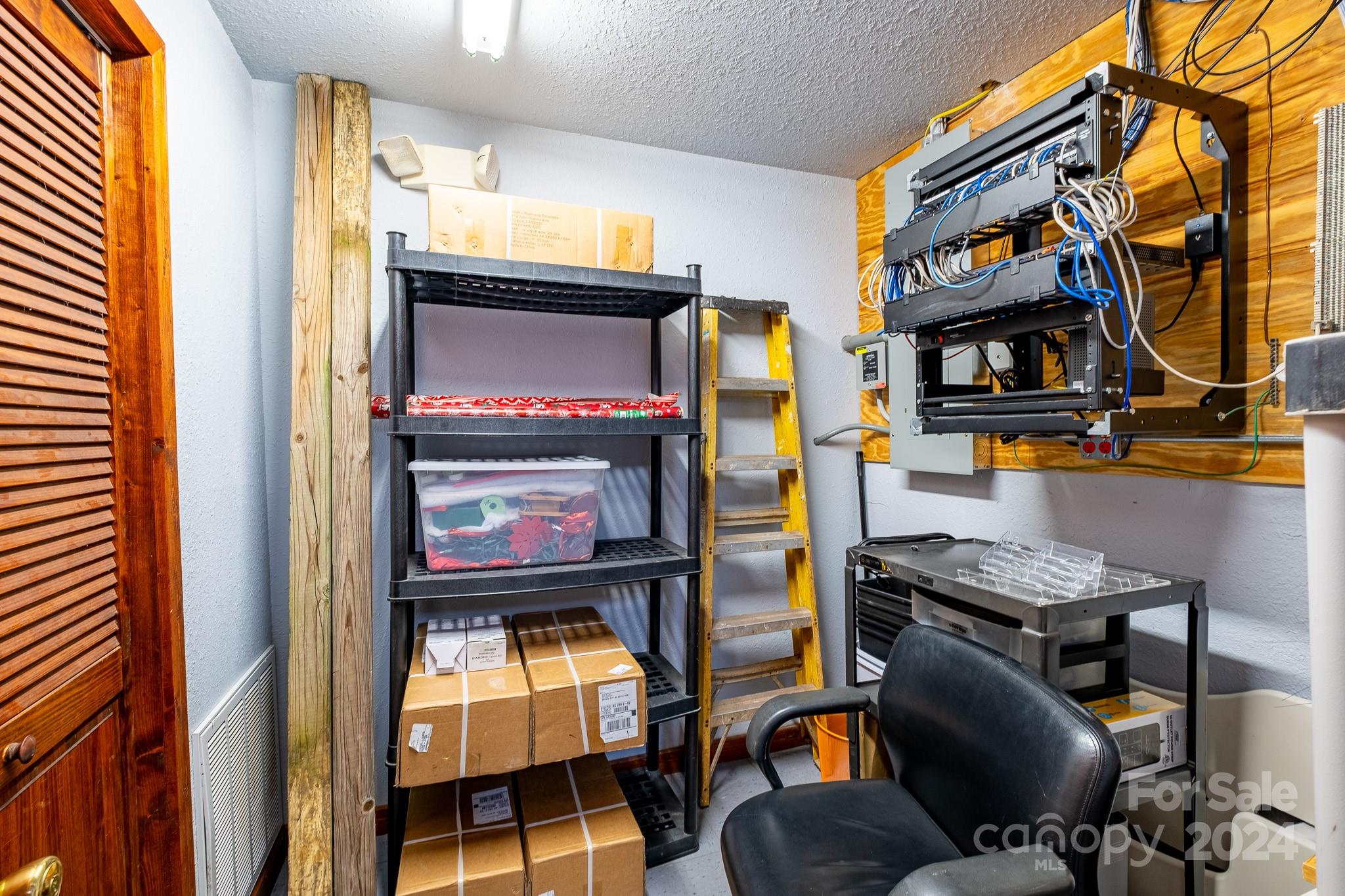 Bryson City, North Carolina 28713, United States, ,Commercial,Active,40017