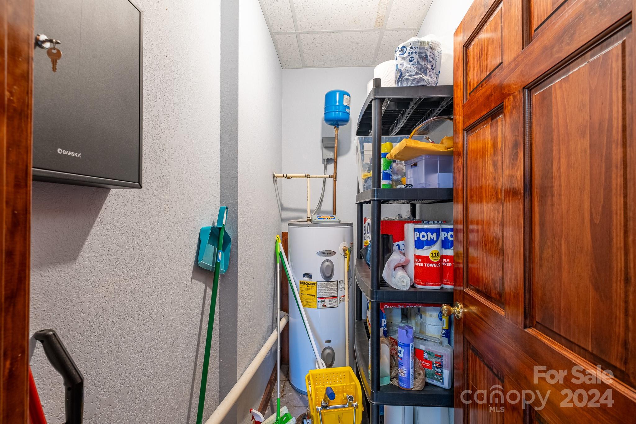 Bryson City, North Carolina 28713, United States, ,Commercial,Active,40017