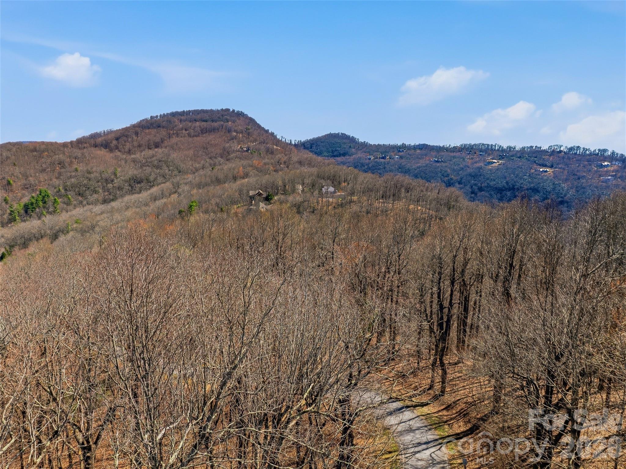 The Cliffs Valley - Land