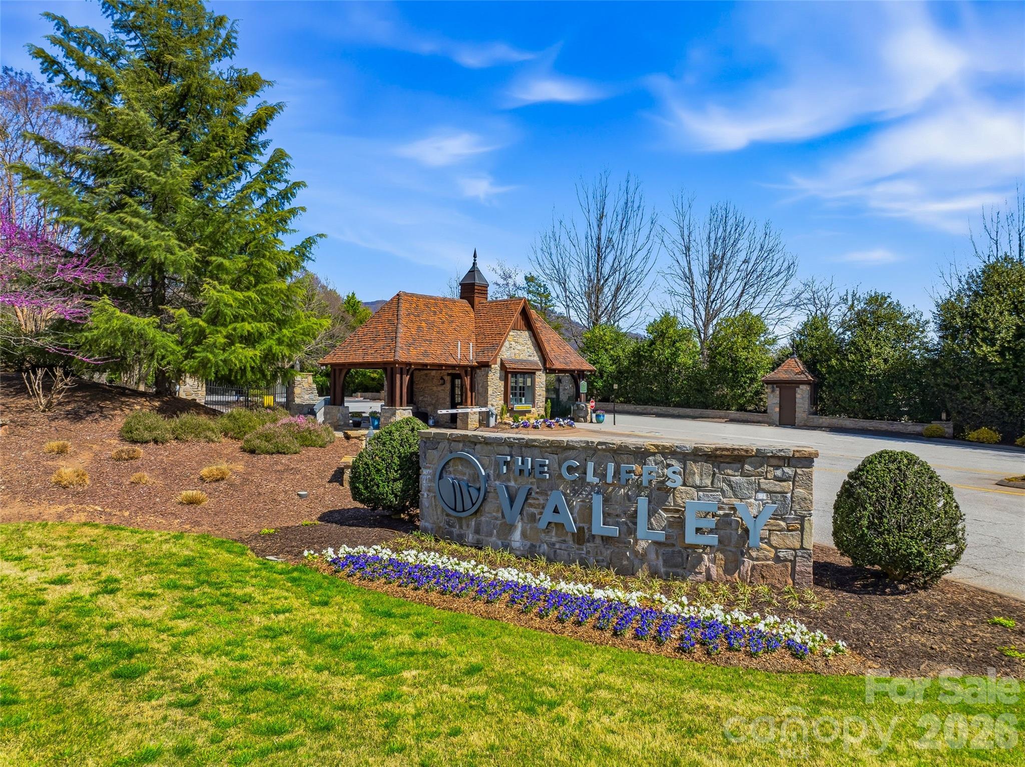 The Cliffs Valley - Land