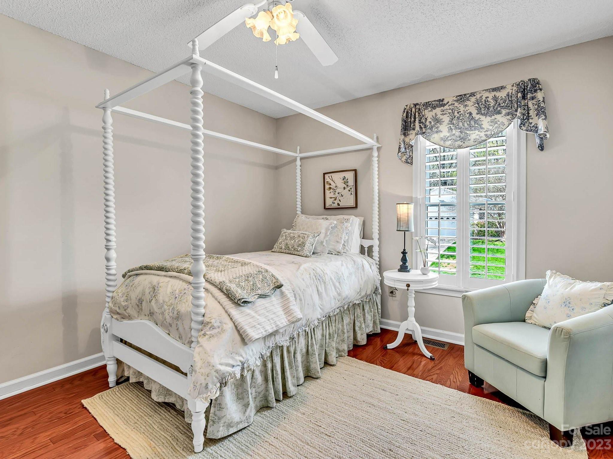 Milford Knoll - Residential