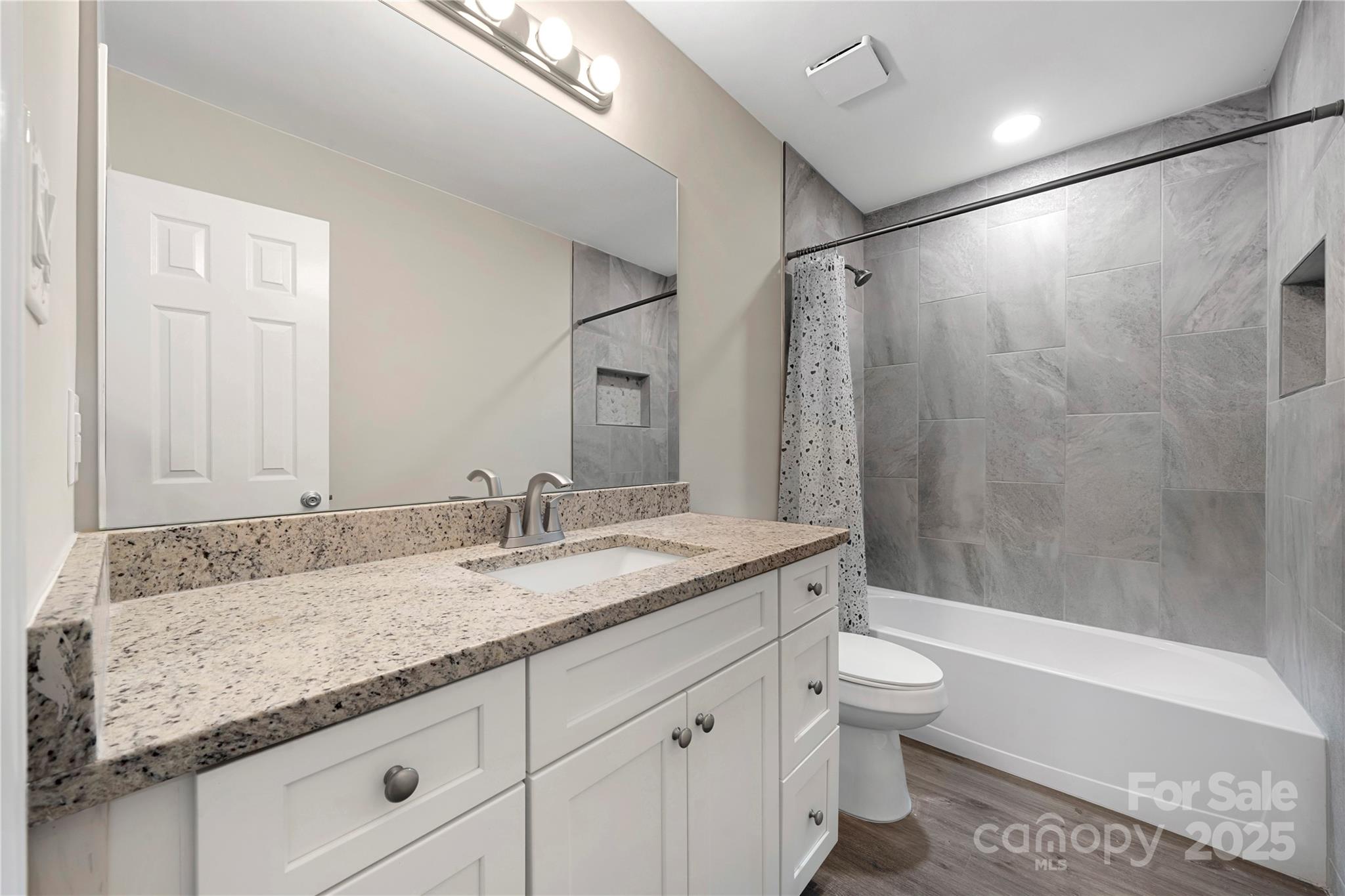 Renaissance on Carmel II - Residential