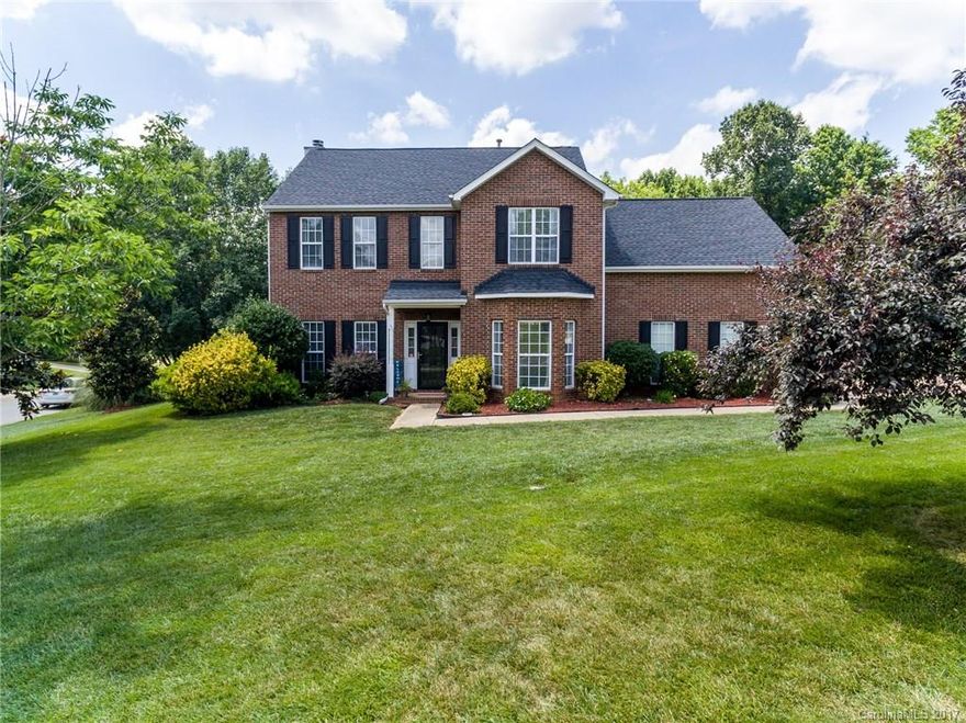 AMAZING MOVE-IN READY Corner Lot home in desirable Fort Mill neighborhood w/ award winning school system. Updated Kitchen w/backsplash, large single bowl sink, GAS STOVE, and Stellar Snow Quartz countertops! Finished Garage w/ epoxy floor has A/C and is wired for two TV's. Tankless Water Heater. Built-In kids bed. Bamboo floors throughout. Office added on to bonus room with sound dulling walls. Updated Bathrooms. Spacious back porch with dual ceiling fans. Huge bonus room w/ built-in storage.