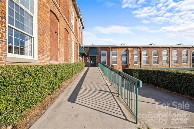 1 Buffalo Avenue 216