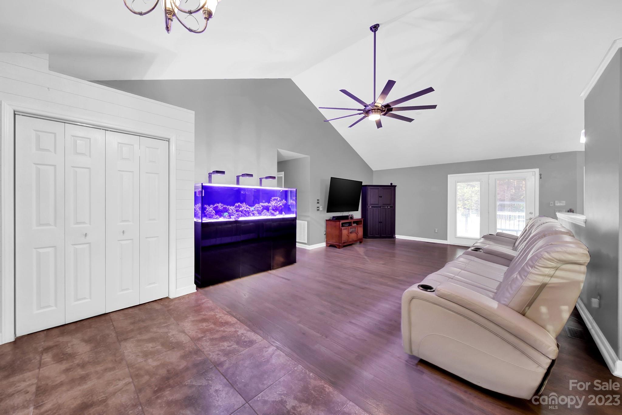 Sunset Circle - Residential