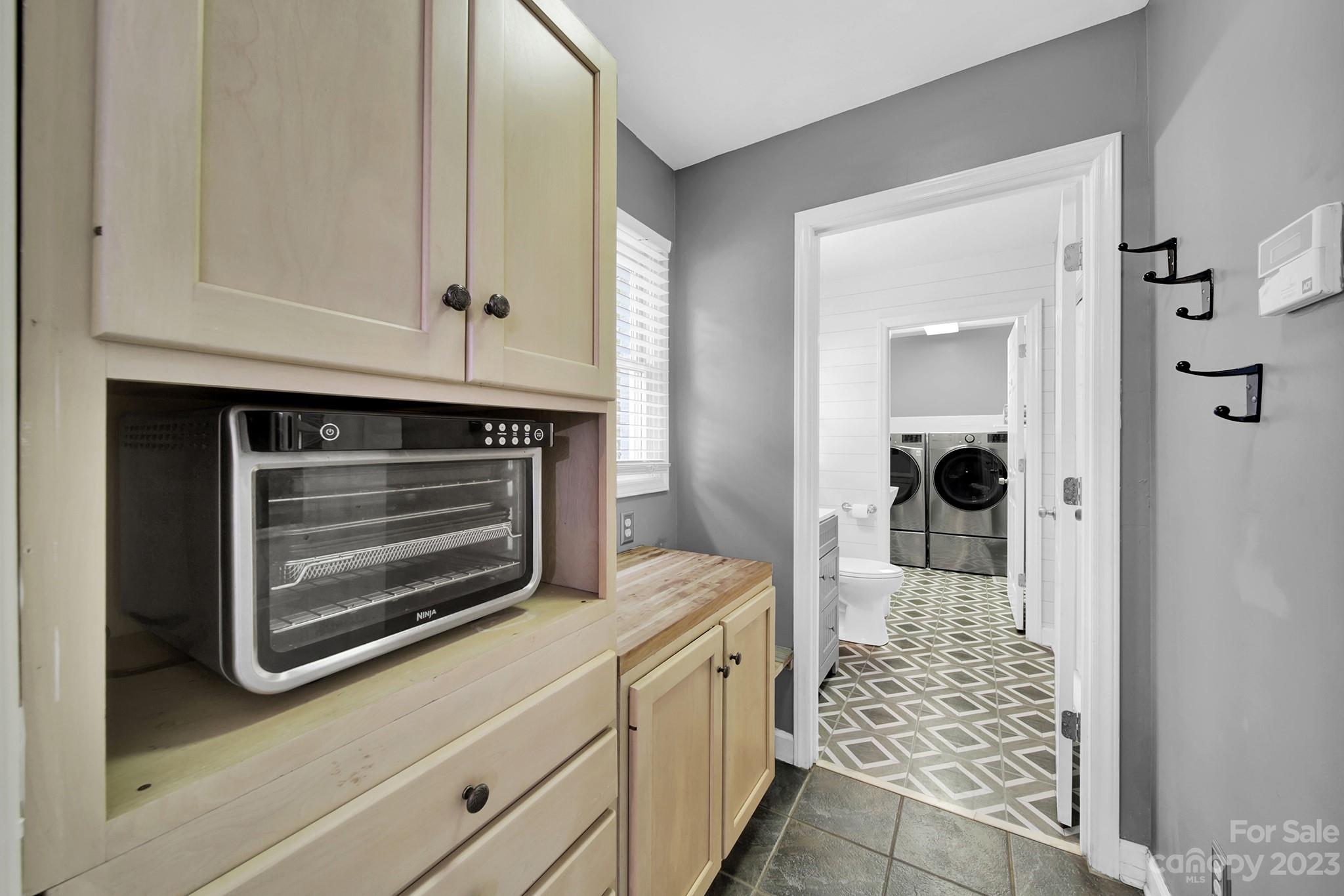 Sunset Circle - Residential