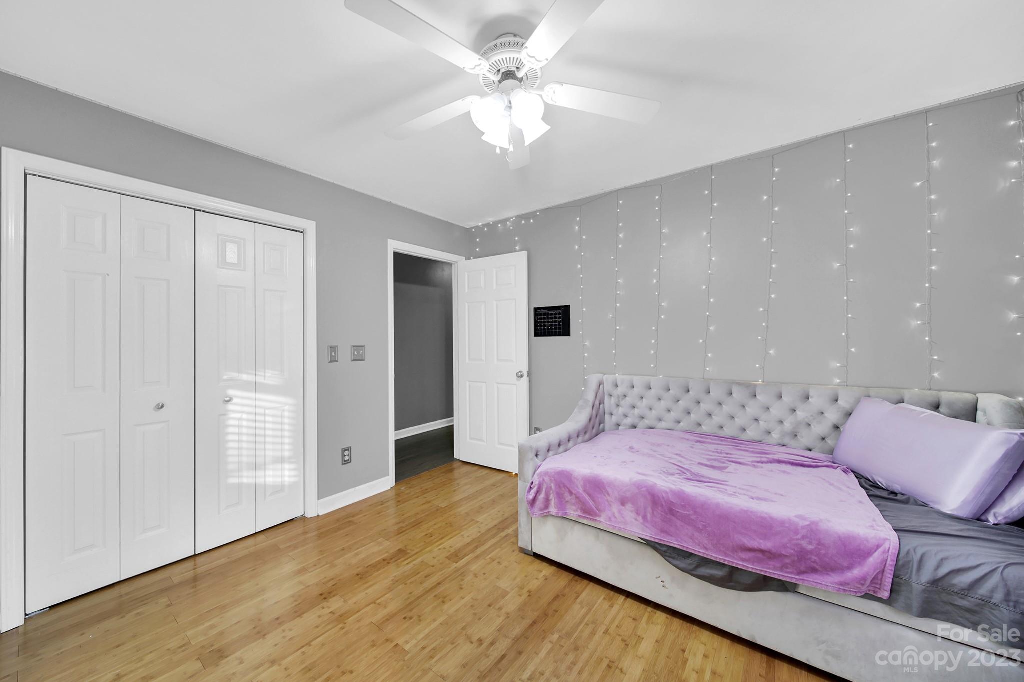 Sunset Circle - Residential