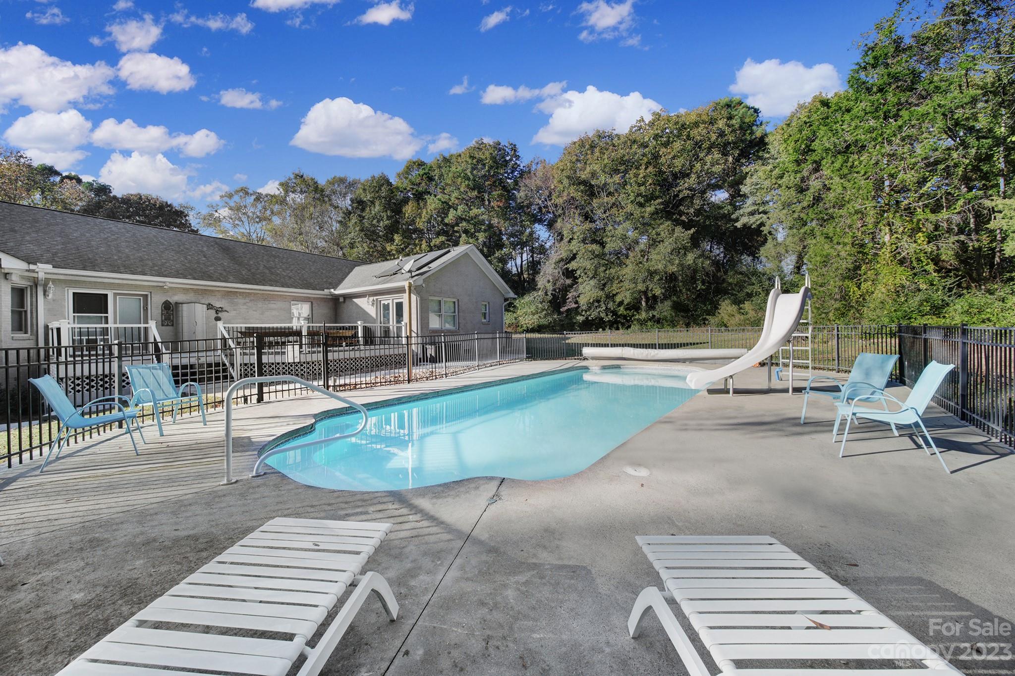 Sunset Circle - Residential