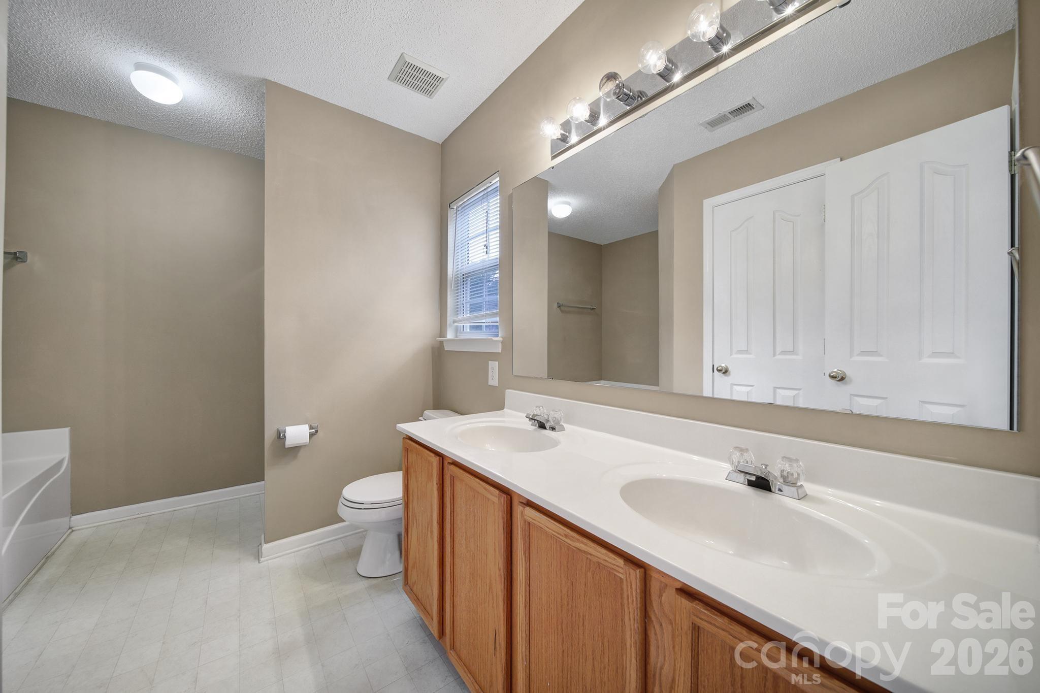 Sullivans Trace - Residential