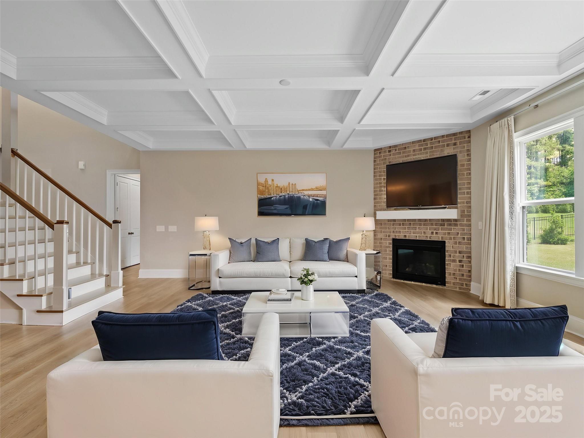 709 Cavesson Way