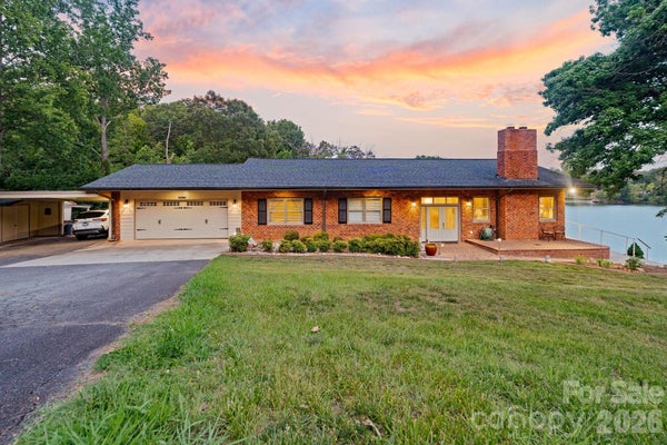 6296 SOUTHLAKE DR, HICKORY, NC 28601 - Image 5bb80b3c34b3cbb34e8be496a80f0d2a/476439834