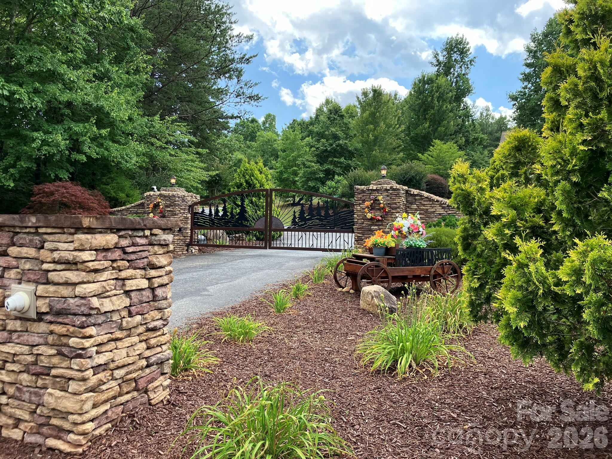 1211 Mountain Vista Drive