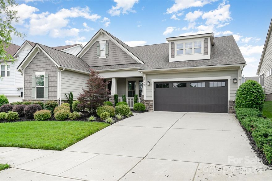 A MUST-SEE in HIGHLY DESIRABLE VERMILLION!
This well-maintained 3BD 3BA home boasts an open floor plan with primary bedroom on main coupled with an oversized shower and large walk-in closet.  Gourmet kitchen includes gas cooktop, microwave/wall oven combo, and granite countertops.  Large laundry room on main with additional mud room for those rainy days! Eat-in kitchen leads to screened-in porch with adjacent beautifully landscaped yard with privacy fence perfect for your morning coffee. Large flex space upstairs with unfinished storage room is perfect for your home theatre and storing holiday decor!  New (2024) LVP flooring on main level.  Vermillion offers an onsite restaurant, 2 pools, walking trails, and community playground.  Easy access to I-77, Highways 73 and 115, robust shopping options, restaurants, and a revitalized downtown Huntersville.  Welcome home!