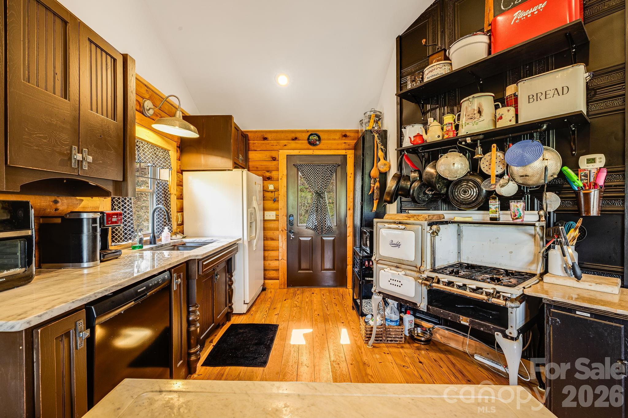 Cane River Hamlet - Residential