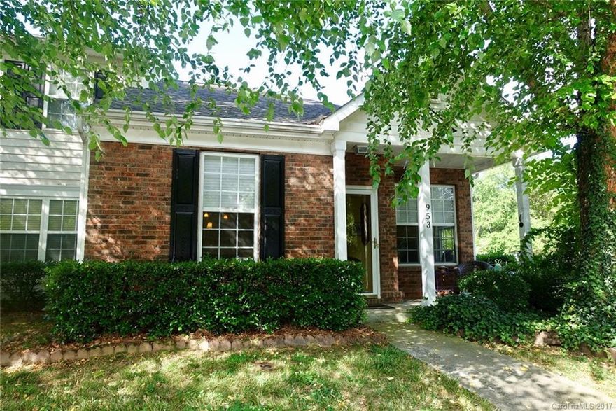 Great 1 level end unit offers privacy & open floor plan.  Pergo flooring, built-ins, fireplace and all appliances - move in ready. Shaded front porch and private rear patio.