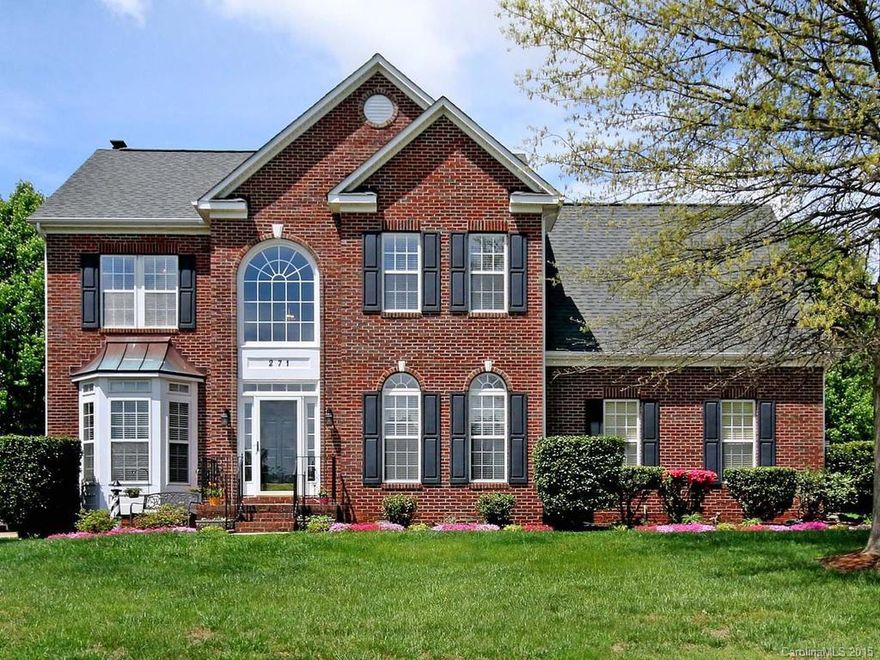 You will love this Lake Norman Home the minute you walk thru the door! Two Story Foyer. Open Floor Plan.
Great Room with Gas Fireplace. Kitchen with expansive Breakfast Bar and spacious Breakfast Area. Formal Dining. Home Office on main with double French Doors. Wake up every morning enjoying views of the Lake from your Master Suite & Guest Room. Bonus Room. Spacious Deck and Patio overlooking manicured lawn. Walking distance to the Lake, Pool, Clubhouse and Boat Slips. Home Warranty provided!