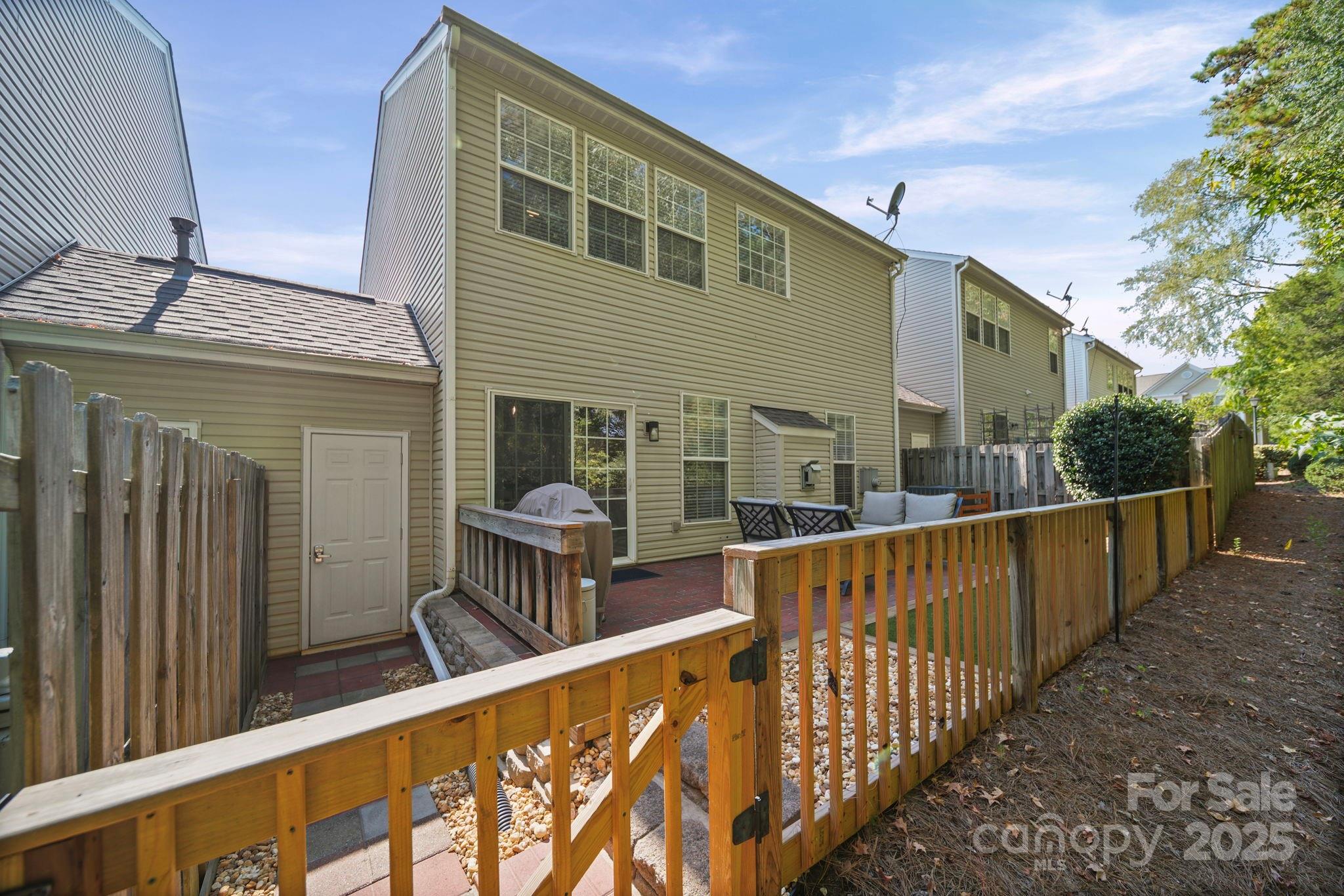11712 Woodmere Trace Drive