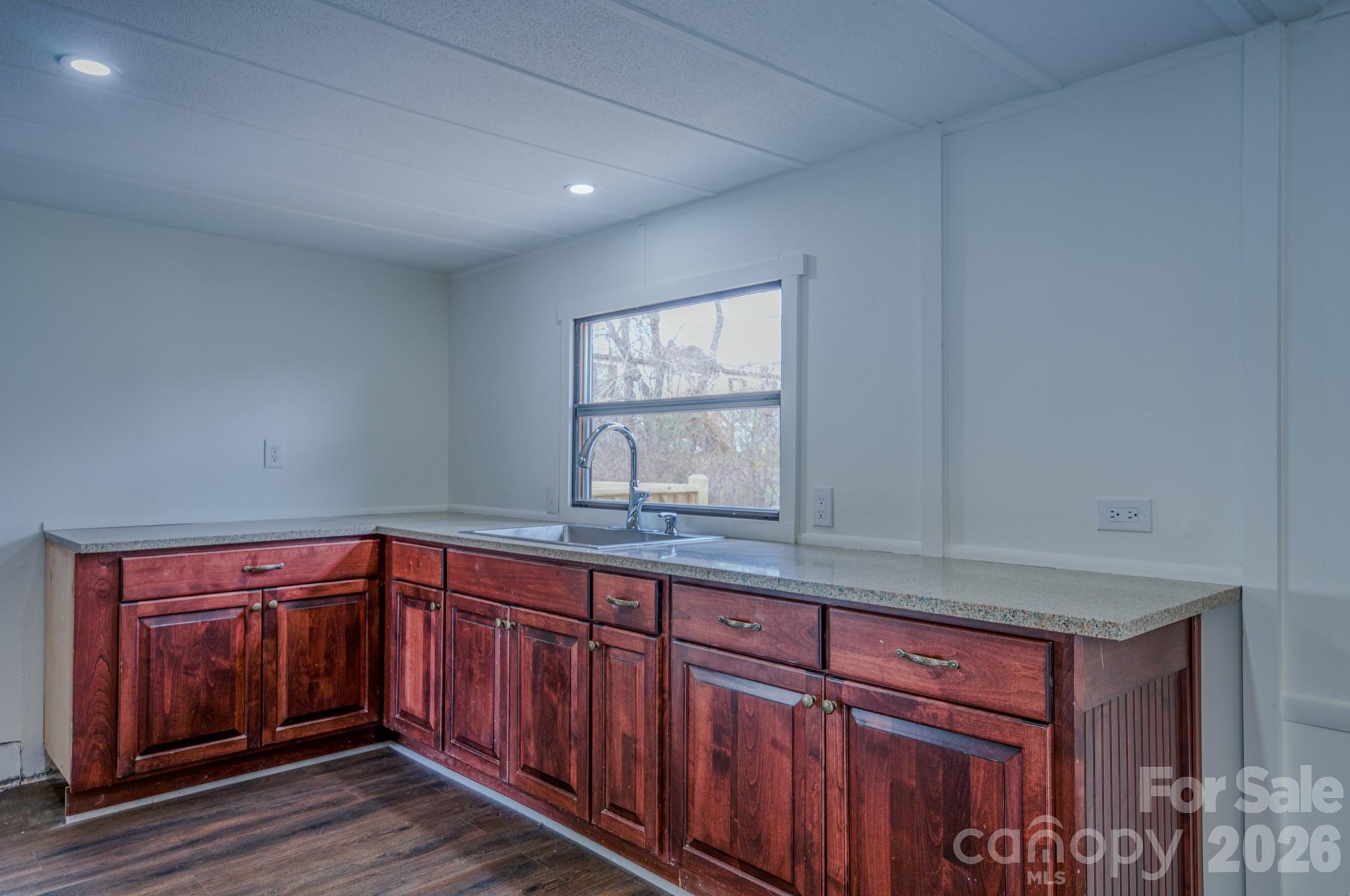 SOLOMON LUTHER LAND - Residential