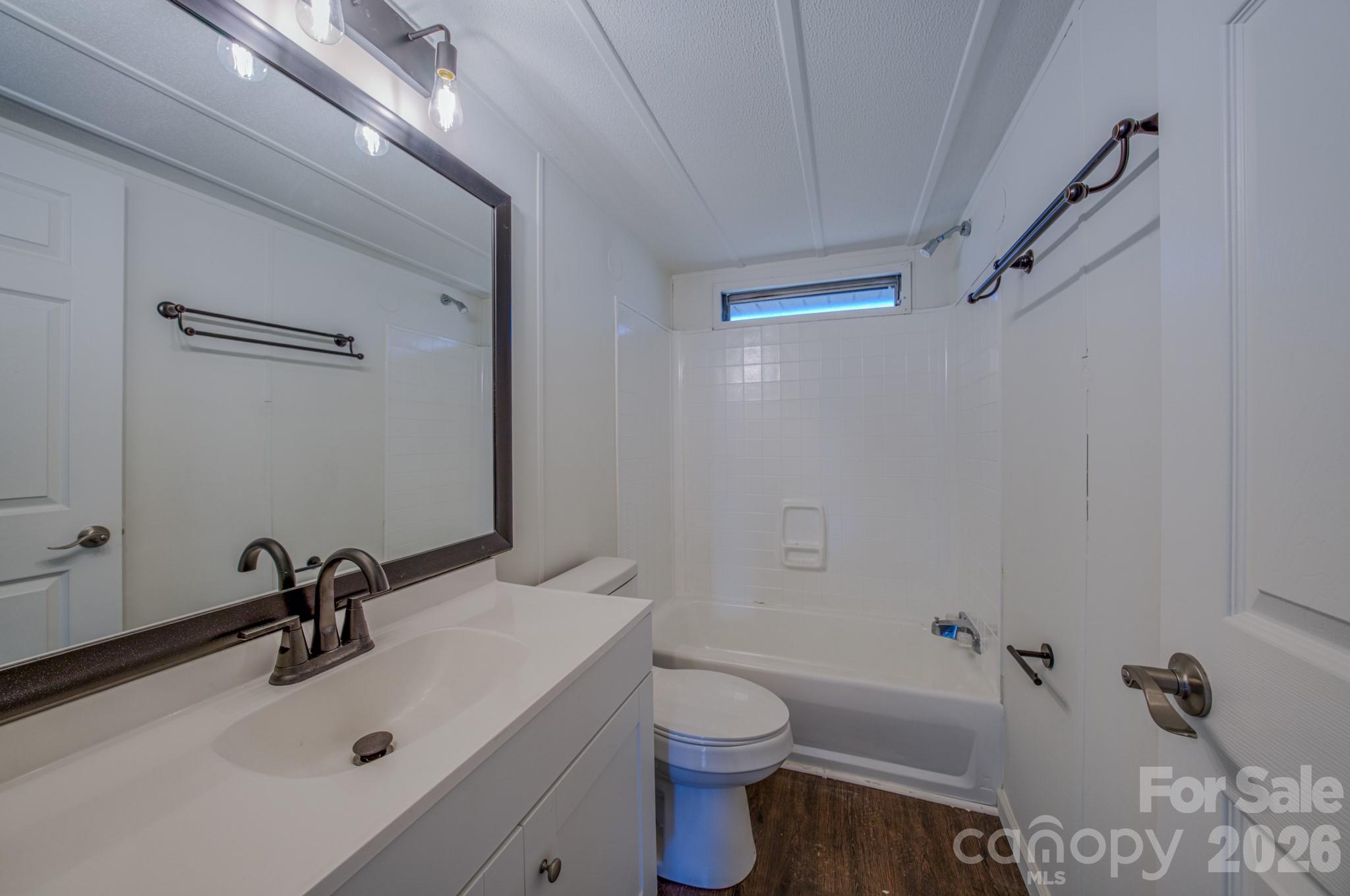 SOLOMON LUTHER LAND - Residential