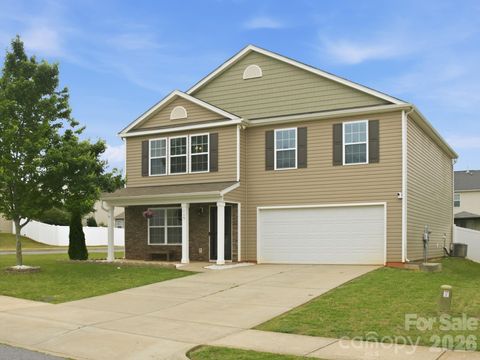 Photo of 115 Harvest Pointe Drive, Statesville, NC 28677 (MLS # 4379838)