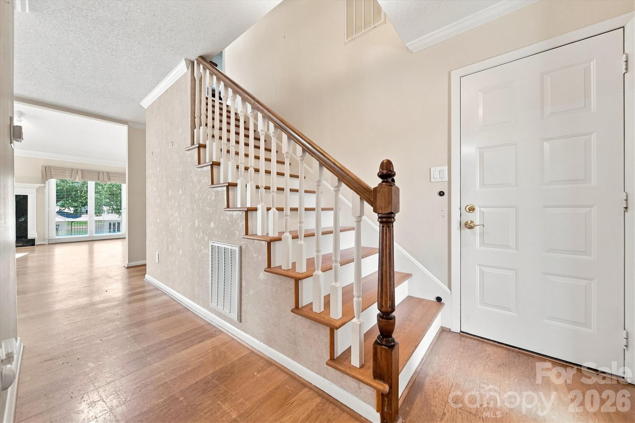 3823 ROCK BRIDGE Drive NE