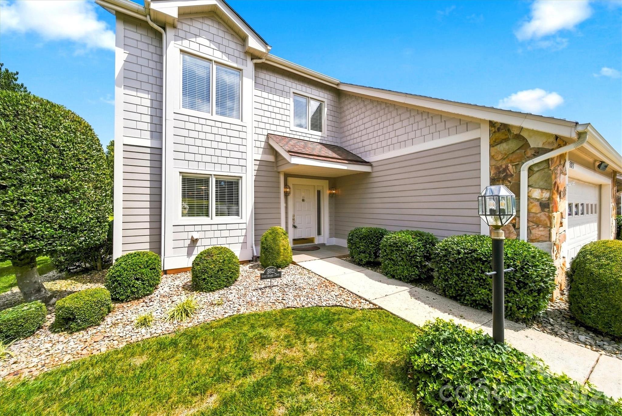 3823 ROCK BRIDGE Drive NE