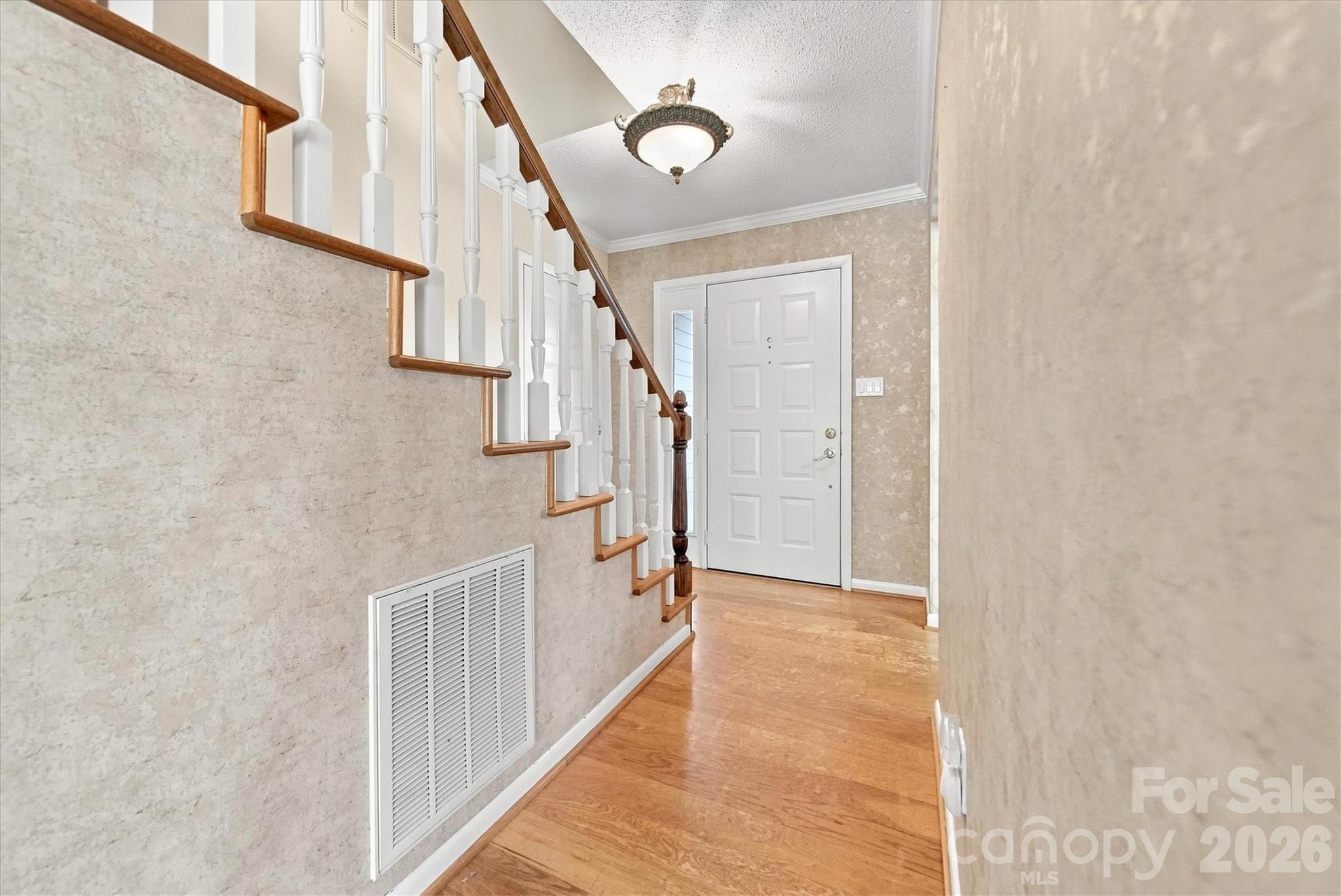 3823 ROCK BRIDGE Drive NE