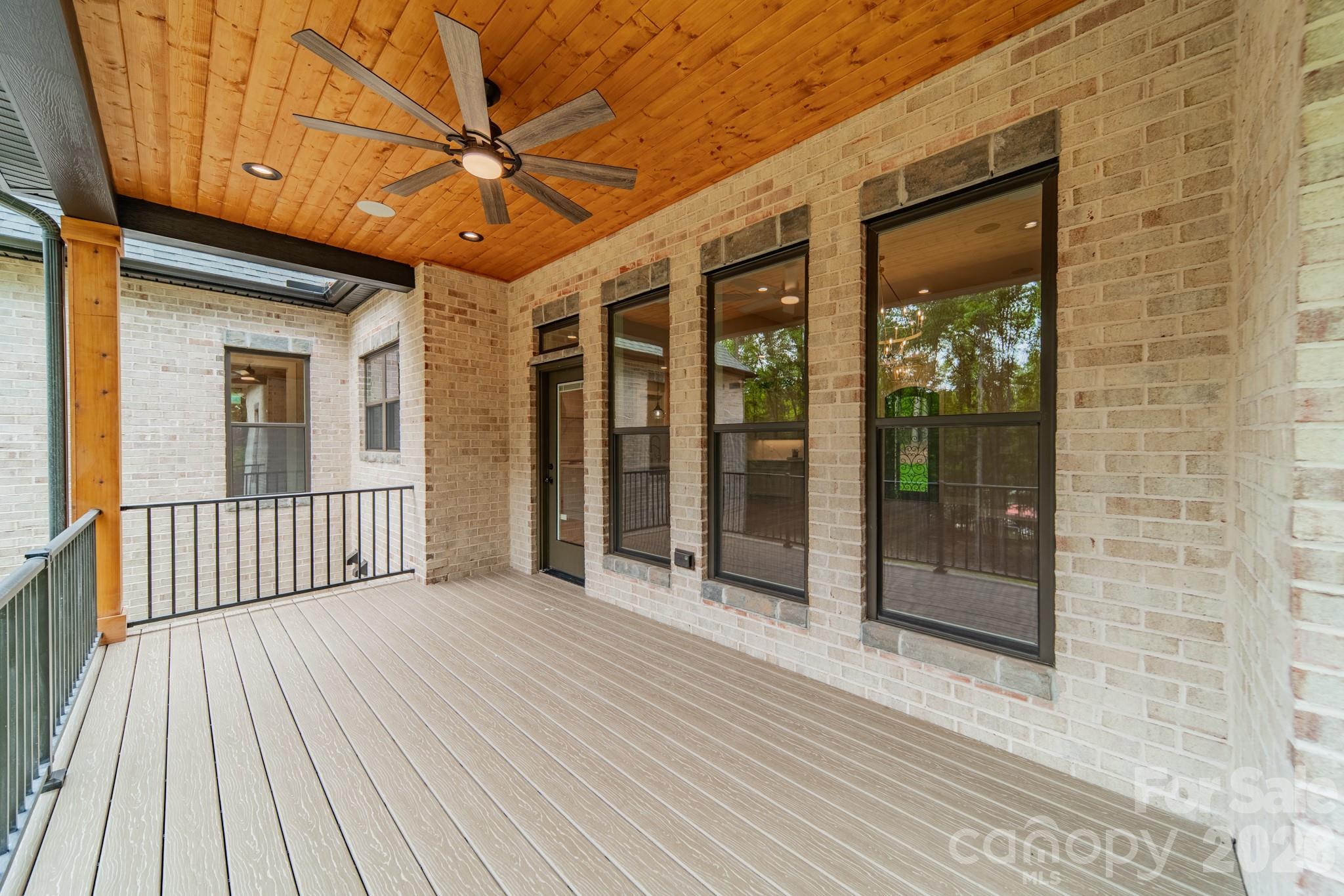 Norman Pointe - Residential