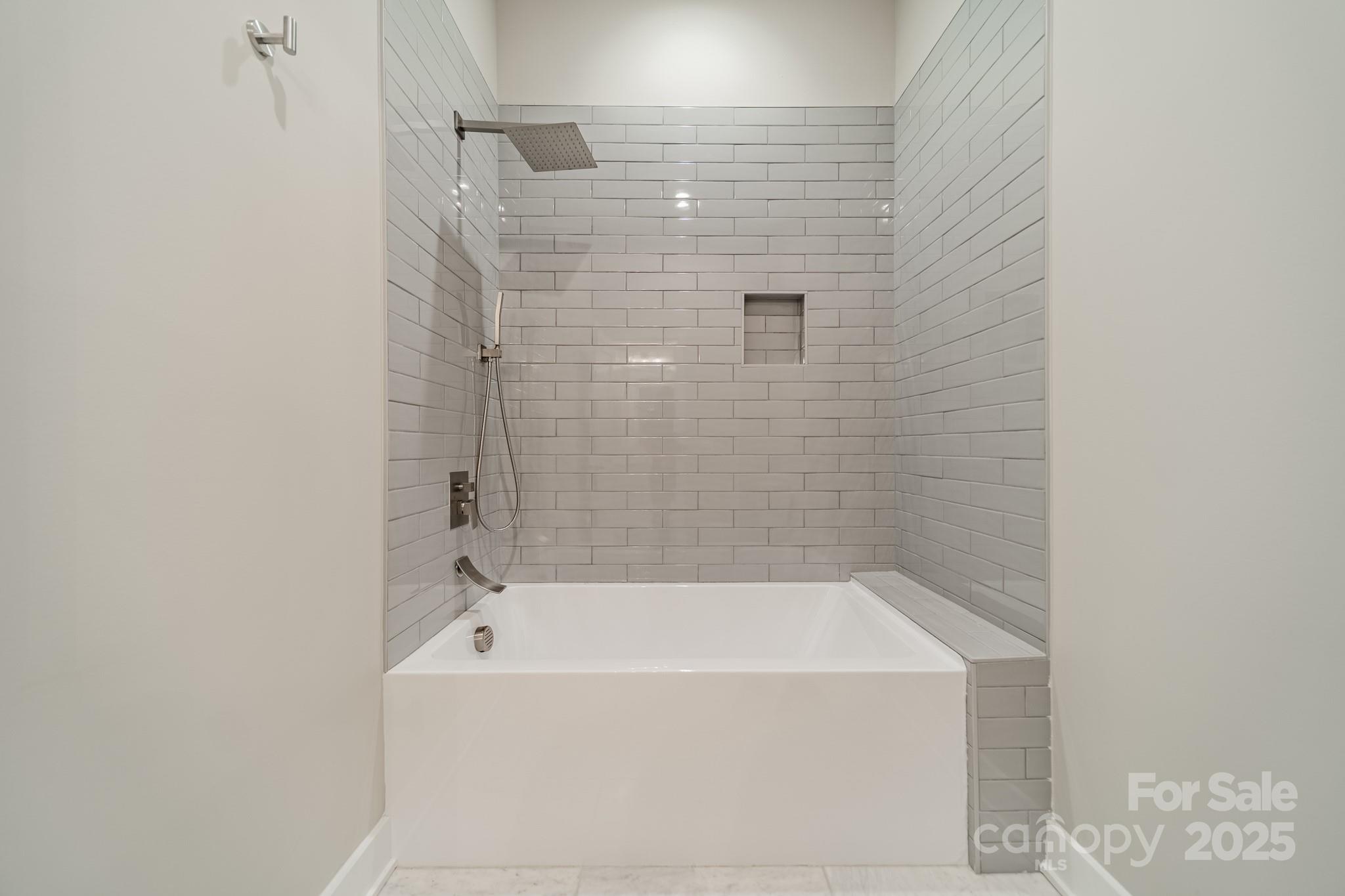 Norman Pointe - Residential