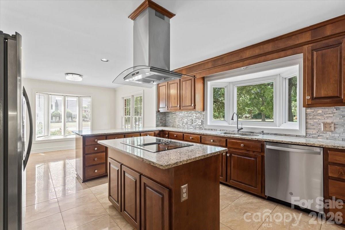 Jonathans Landing - Residential