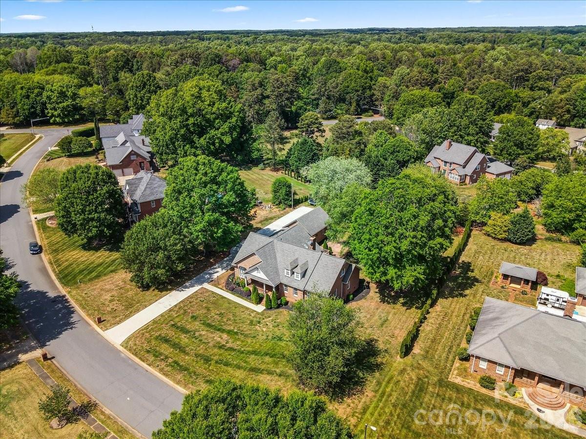 Jonathans Landing - Residential