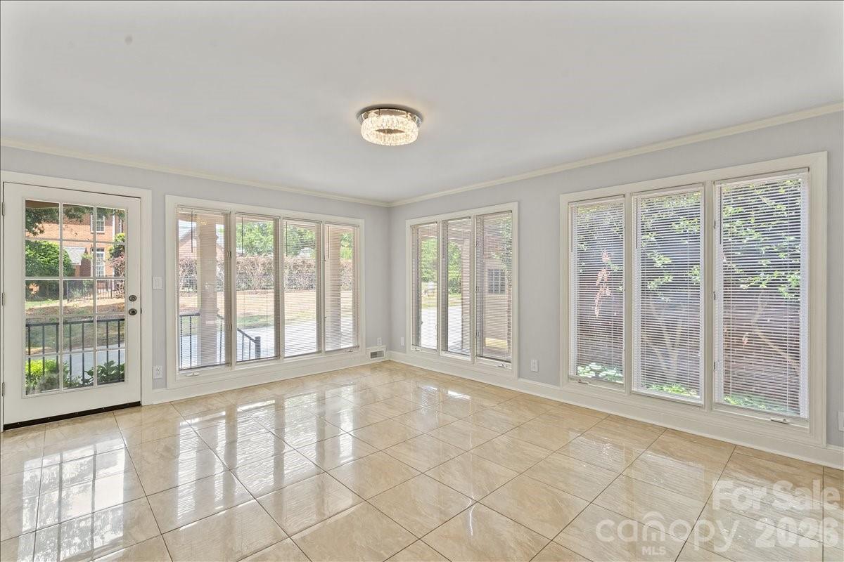 Jonathans Landing - Residential