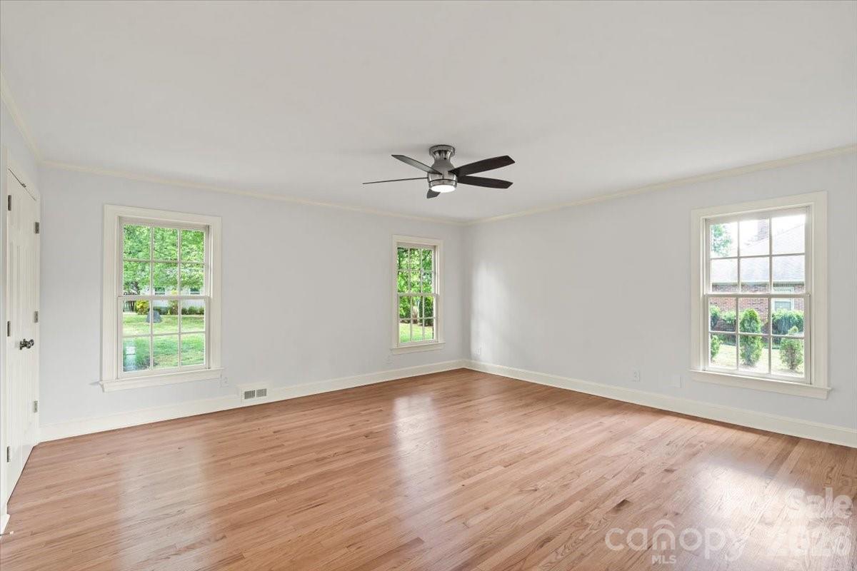 Jonathans Landing - Residential