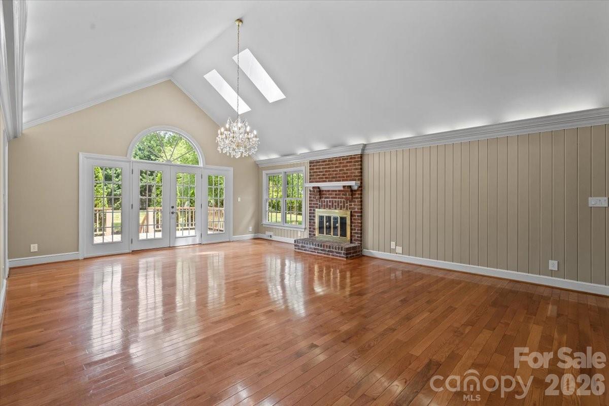 Jonathans Landing - Residential