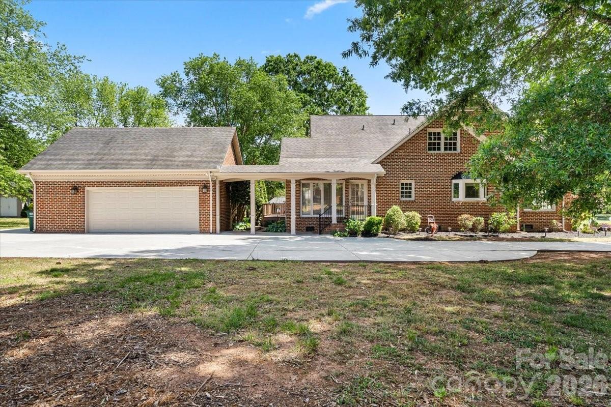 Jonathans Landing - Residential