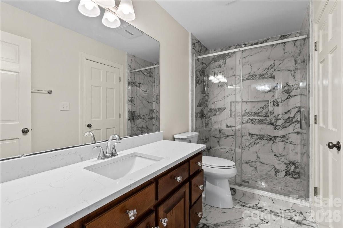 Jonathans Landing - Residential