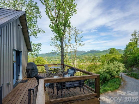 345 MOOREHILL DR, WAYNESVILLE, NC 28786 - Image 5bec4d0388d50d0b65fcb30ca9739ed7/1266293111