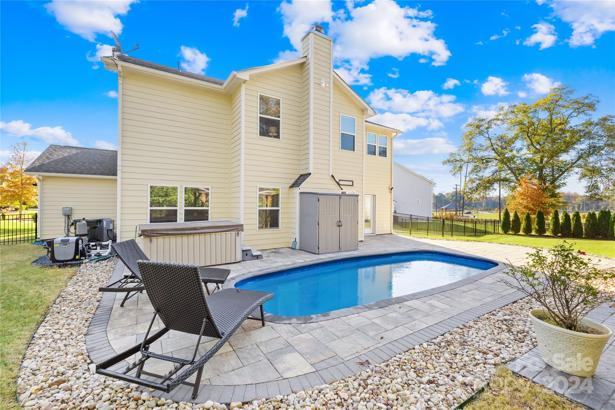 Lake Ridge - Residential