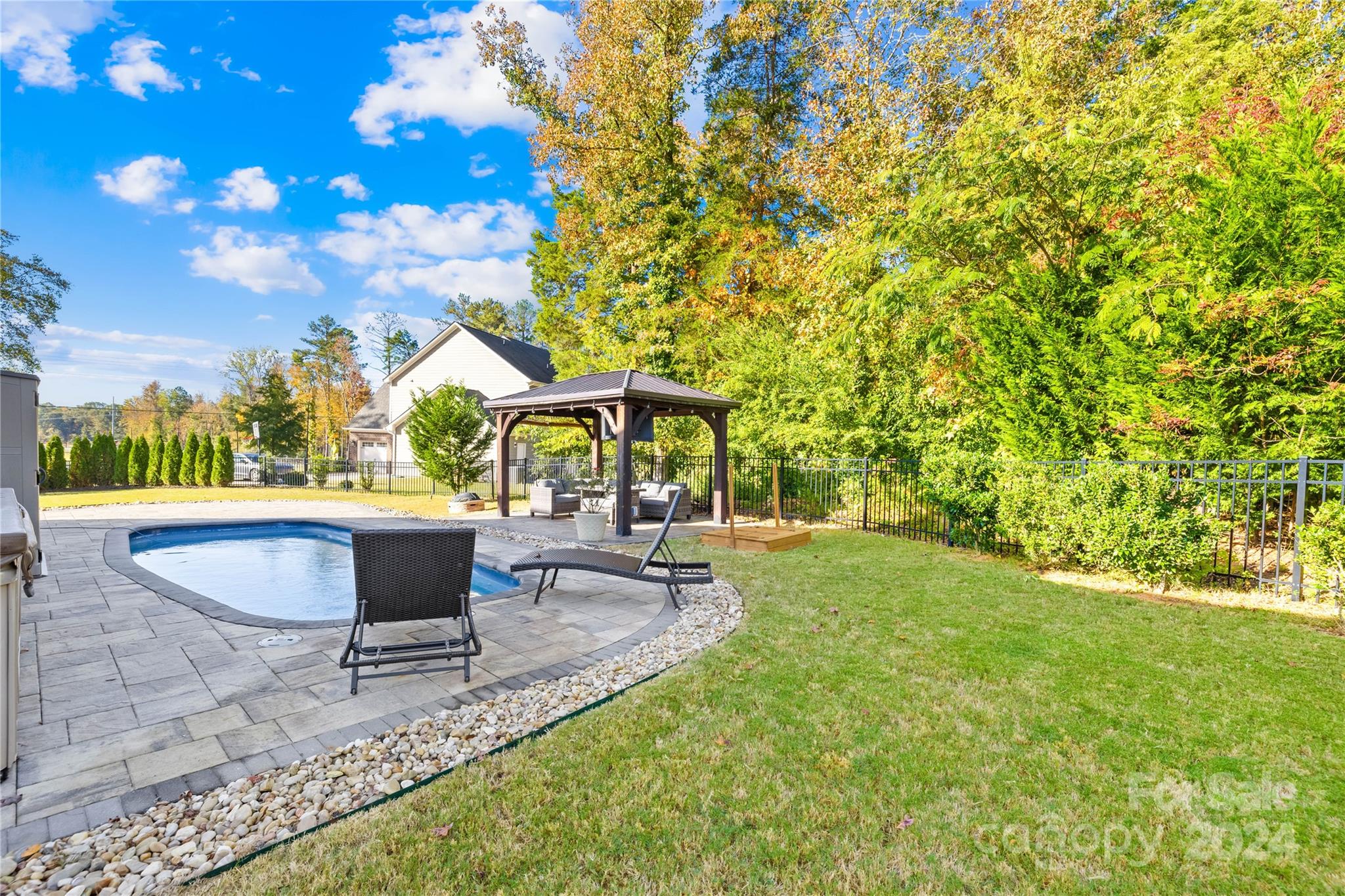 Lake Ridge - Residential