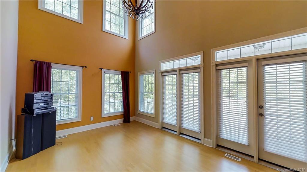 Debutary Pointe - Residential