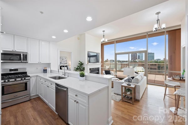 315 ARLINGTON AVE UNIT 504, CHARLOTTE, NC 28203 - Image 5bf6ee83ce10ffacfad0c77e55442b76/112032696