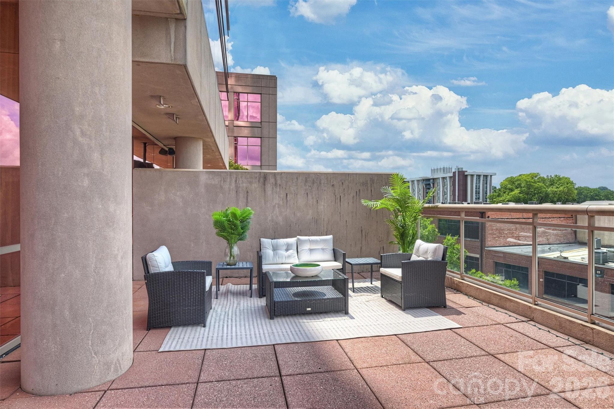 315 Arlington Avenue 504