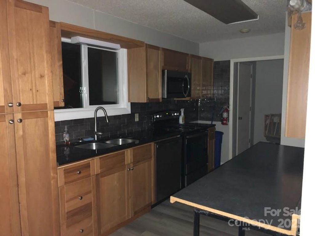 listing image 42