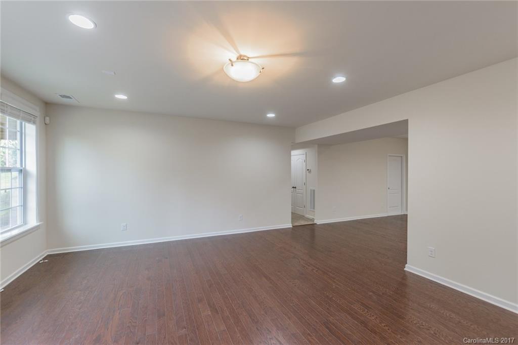 Hawks Creek - Residential