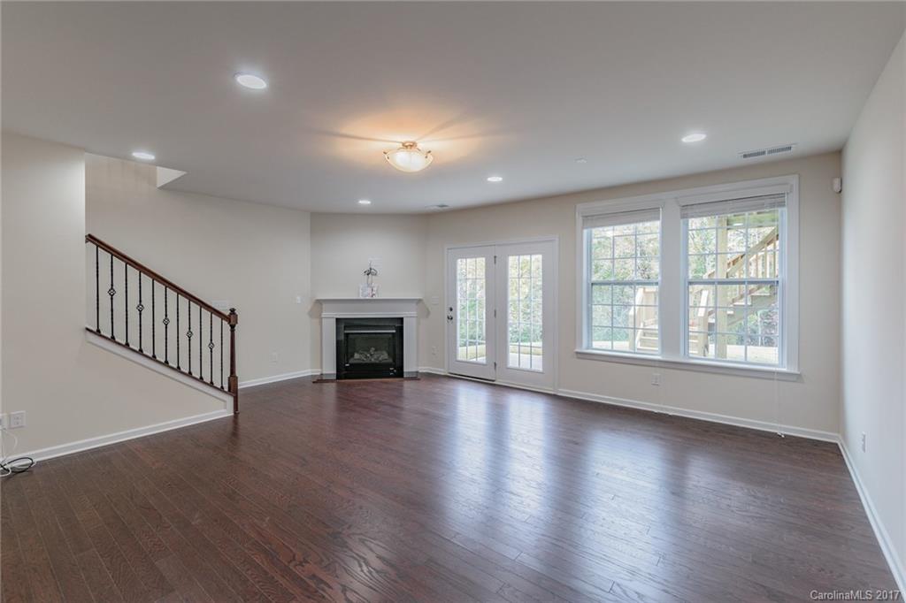 Hawks Creek - Residential