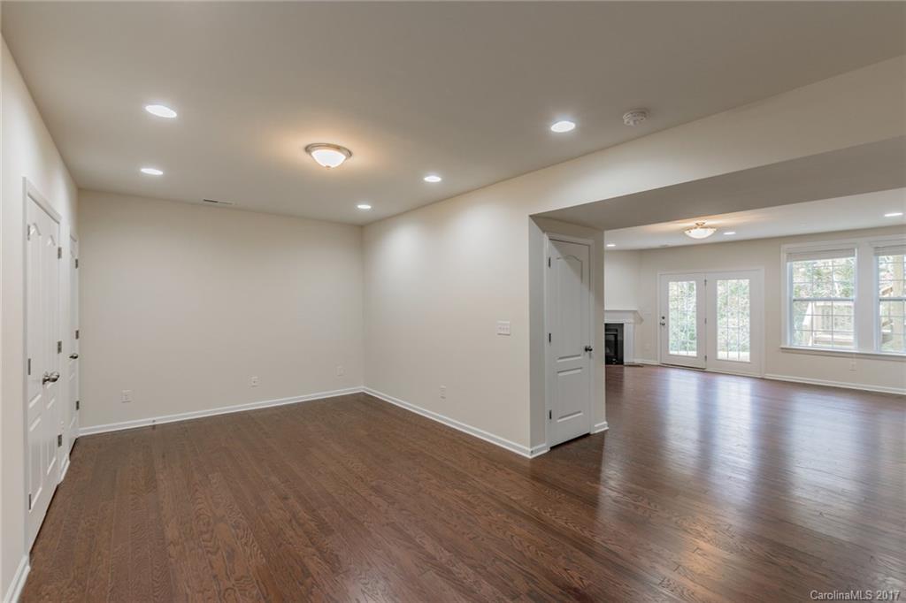 Hawks Creek - Residential