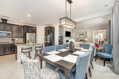 7025 Overjoyed Crossing Charlotte NC 28215