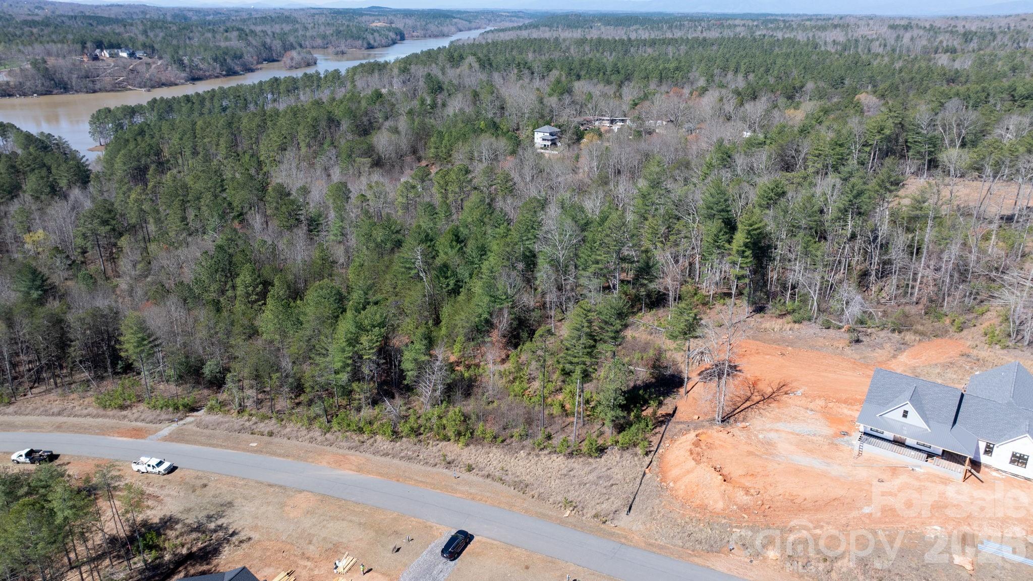 The Waterfront Club - Land