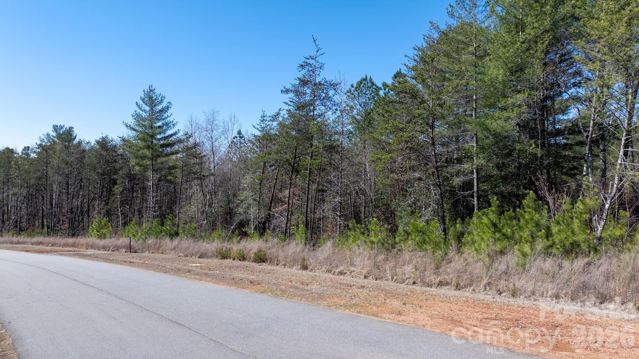 The Waterfront Club - Land