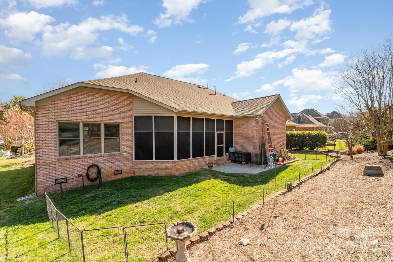 Lake Club Commons - Residential